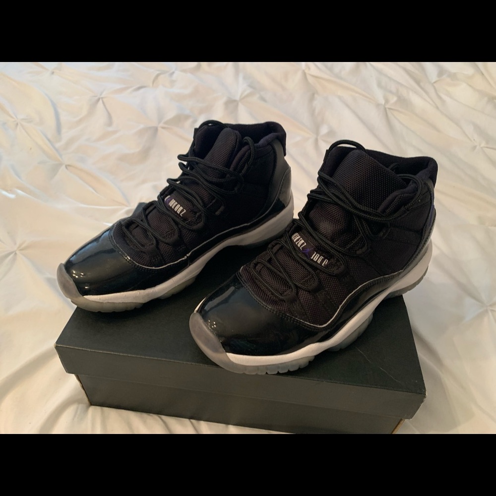 Space Jam Jordan 11s 5.5Y